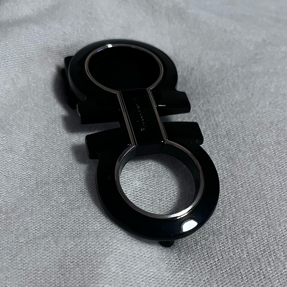Ferragamo belt buckle